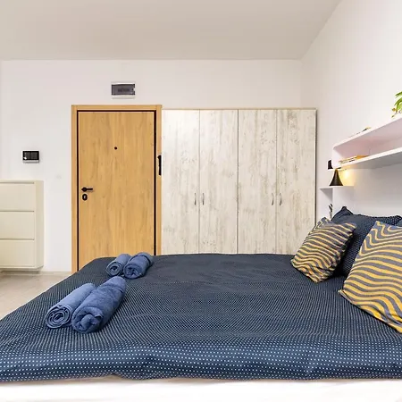 Fancy With Private Parking In New Building Apartment *